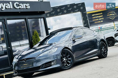 Лифтбек Tesla Model S 2016 в 