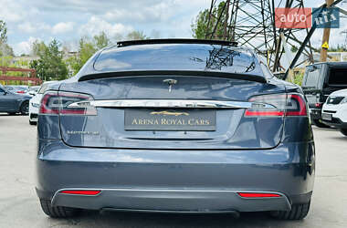 Лифтбек Tesla Model S 2016 в 