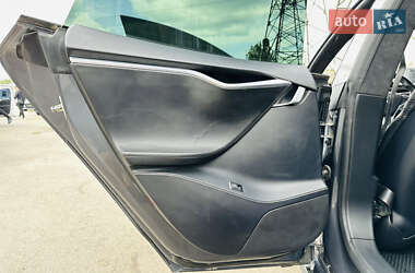 Лифтбек Tesla Model S 2016 в 
