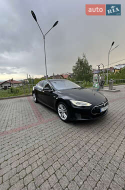 Лифтбек Tesla Model S 2015 в 