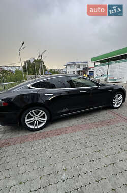 Лифтбек Tesla Model S 2015 в 