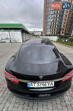 Лифтбек Tesla Model S 2015 в 