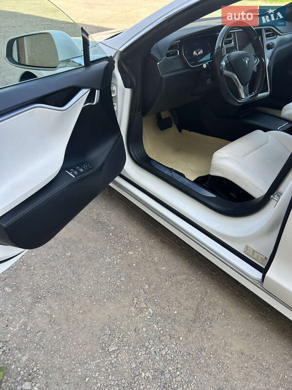 Ліфтбек Tesla Model S 2017 в Надвірній фото 6 Ліфтбек Tesla Model S 2017 в Надвірній