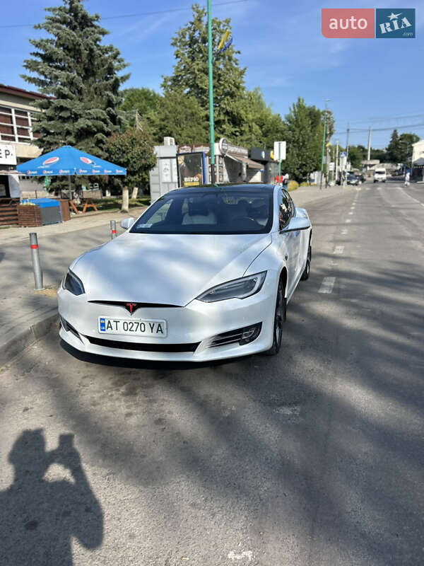 Ліфтбек Tesla Model S 2017 в Надвірній фото 13 Ліфтбек Tesla Model S 2017 в Надвірній