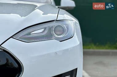 Лифтбек Tesla Model S 2015 в 
