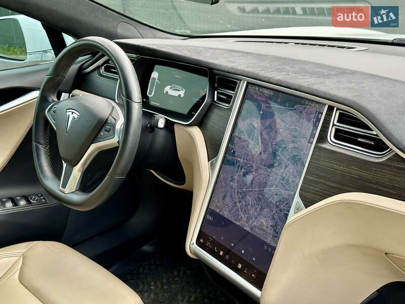 Лифтбек Tesla Model S 2015 в Киеве
