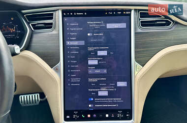 Лифтбек Tesla Model S 2015 в 