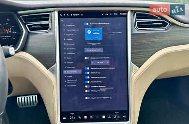 Лифтбек Tesla Model S 2015 в 