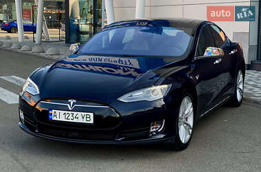 Лифтбек Tesla Model S 2015 в Киеве