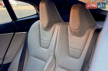 Лифтбек Tesla Model S 2015 в 