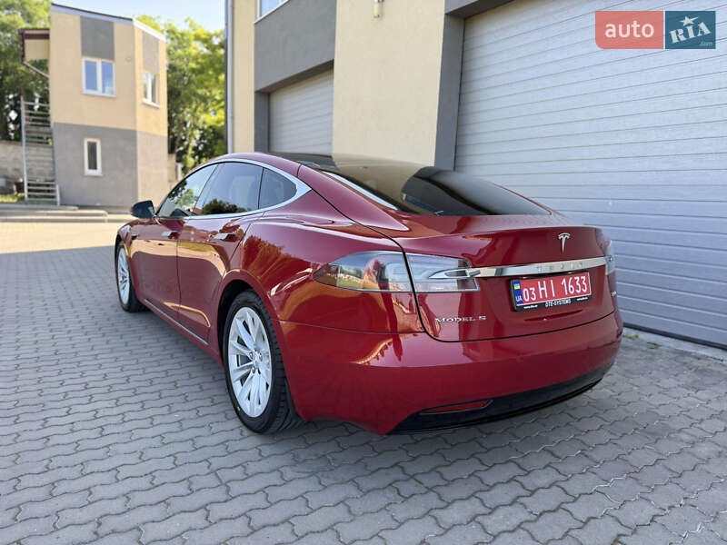 Лифтбек Tesla Model S 2017 в Радехове
