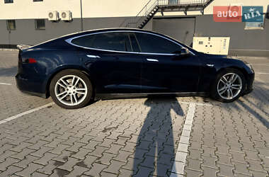 Лифтбек Tesla Model S 2013 в 