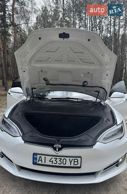 Лифтбек Tesla Model S 2020 в 