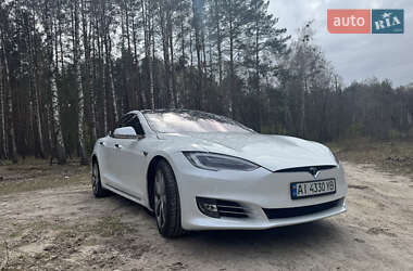 Лифтбек Tesla Model S 2020 в 