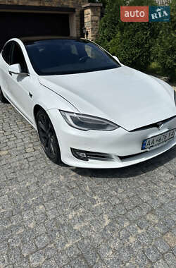 Лифтбек Tesla Model S 2018 в 