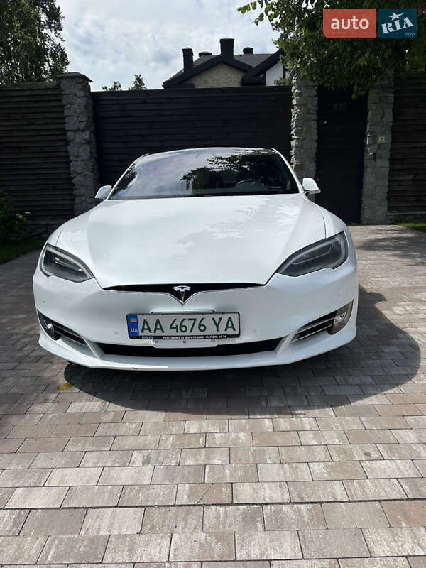 Ліфтбек Tesla Model S 2018 в Києві