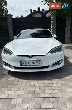 Лифтбек Tesla Model S 2018 в 