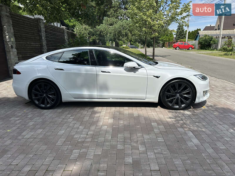 Ліфтбек Tesla Model S 2018 в Києві