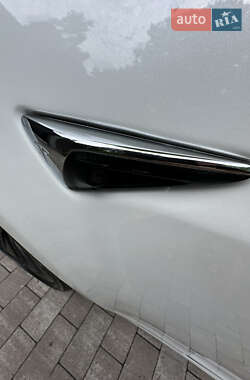 Лифтбек Tesla Model S 2018 в 
