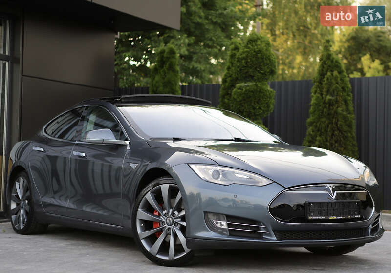 Лифтбек Tesla Model S 2014 в Дрогобыче
