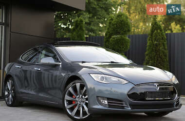 Лифтбек Tesla Model S 2014 в 