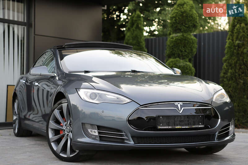 Лифтбек Tesla Model S 2014 в Дрогобыче
