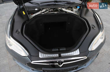 Лифтбек Tesla Model S 2014 в 