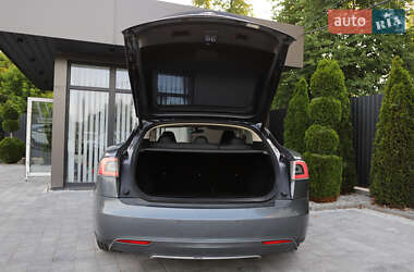 Лифтбек Tesla Model S 2014 в 