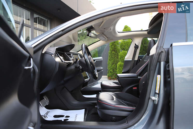 Лифтбек Tesla Model S 2014 в Дрогобыче