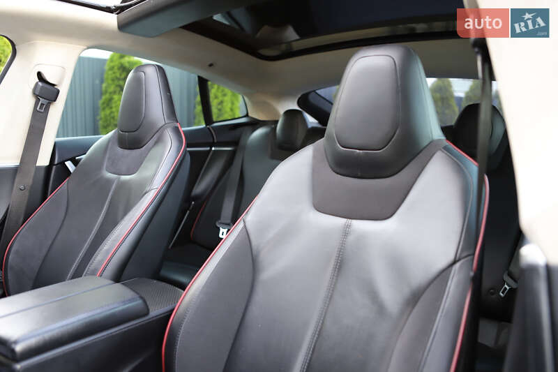 Лифтбек Tesla Model S 2014 в Дрогобыче