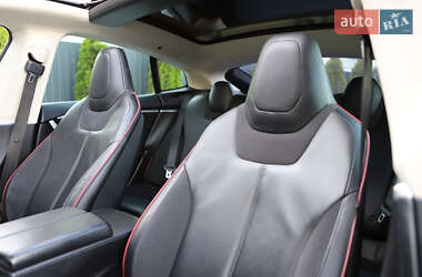 Лифтбек Tesla Model S 2014 в 