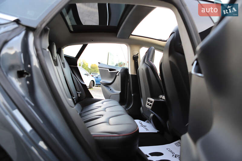 Лифтбек Tesla Model S 2014 в Дрогобыче