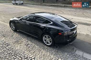 Лифтбек Tesla Model S 2014 в 