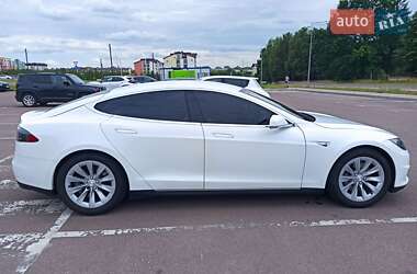 Лифтбек Tesla Model S 2013 в 