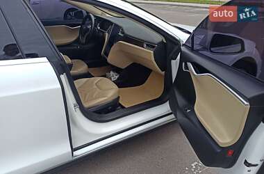 Лифтбек Tesla Model S 2013 в 