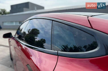 Лифтбек Tesla Model S 2018 в 