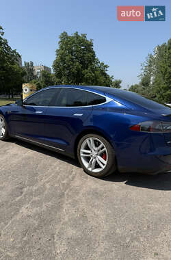 Ліфтбек Tesla Model S 2015 в 