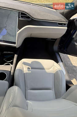 Ліфтбек Tesla Model S 2015 в 