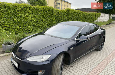 Лифтбек Tesla Model S 2015 в 
