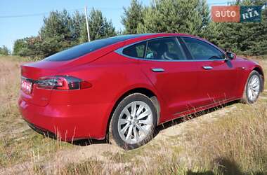 Лифтбек Tesla Model S 2016 в 