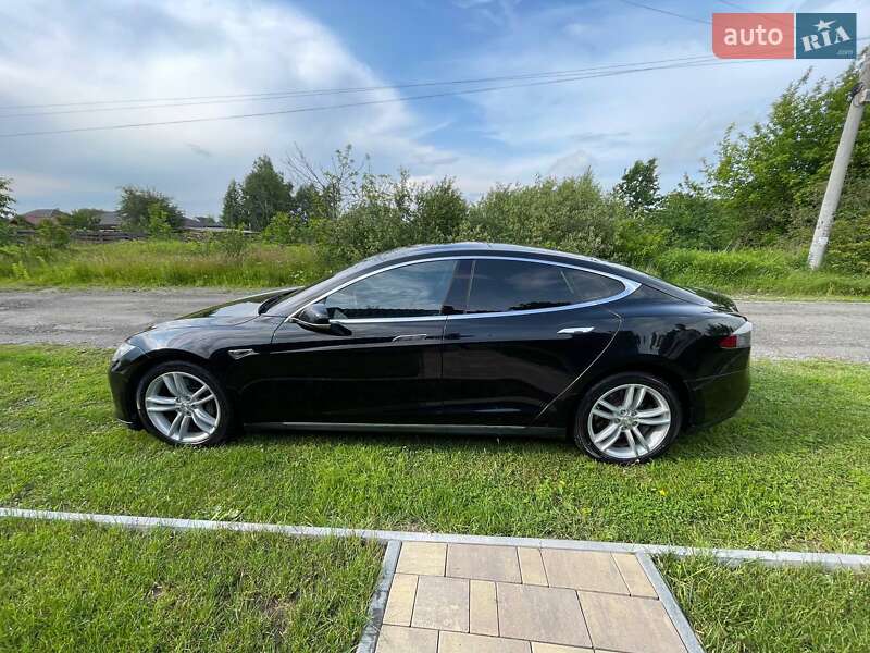 Лифтбек Tesla Model S 2013 в Киеве фото 6 Лифтбек Tesla Model S 2013 в Киеве