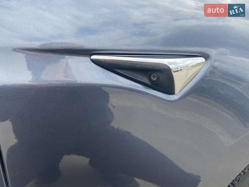 Ліфтбек Tesla Model S 2018 в Києві