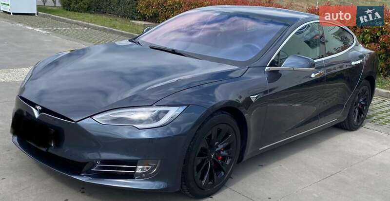 Ліфтбек Tesla Model S 2018 в Києві