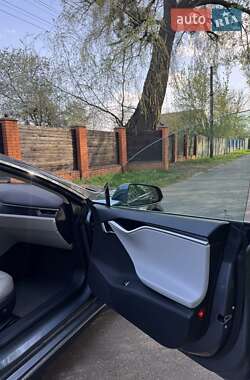 Ліфтбек Tesla Model S 2014 в 