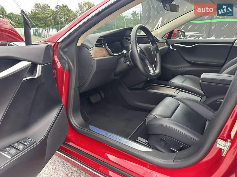 Ліфтбек Tesla Model S 2018 в Києві