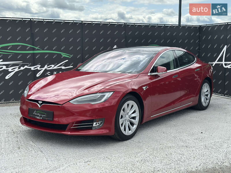 Ліфтбек Tesla Model S 2018 в Києві