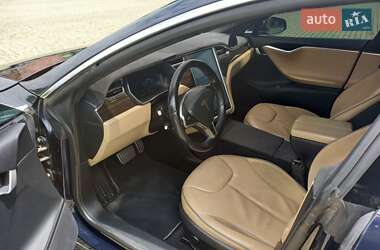 Лифтбек Tesla Model S 2014 в 