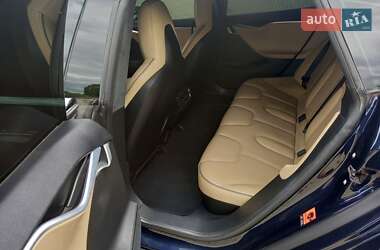 Лифтбек Tesla Model S 2014 в 