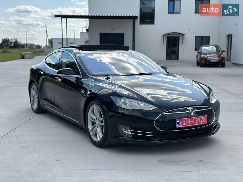 Лифтбек Tesla Model S 2013 в Луцке