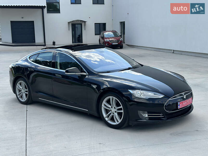 Лифтбек Tesla Model S 2013 в Луцке